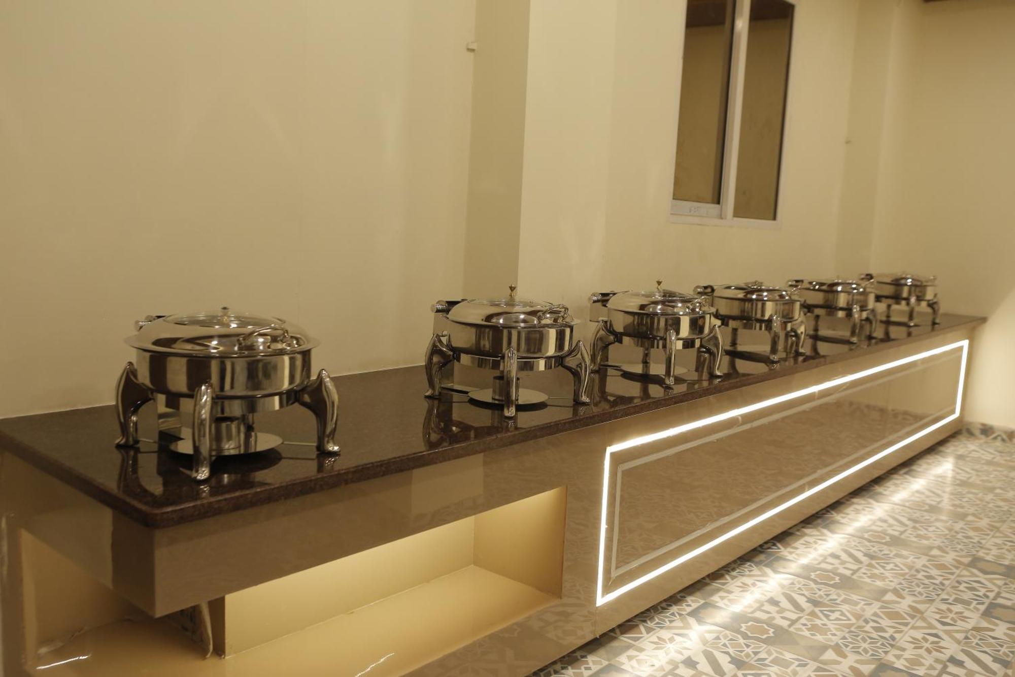 The Blue Vista Hotel Greater Noida Bagian luar foto