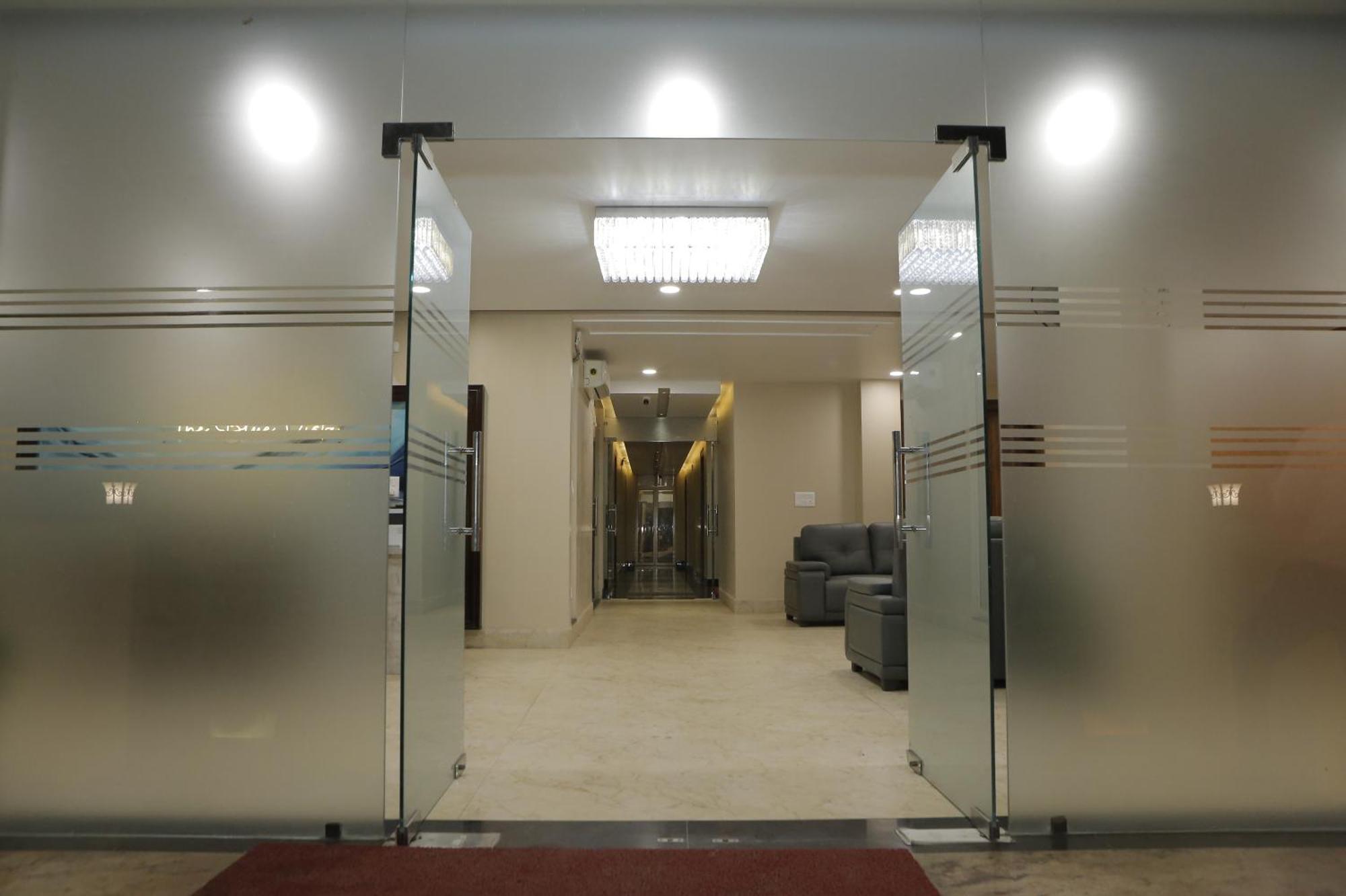 The Blue Vista Hotel Greater Noida Bagian luar foto